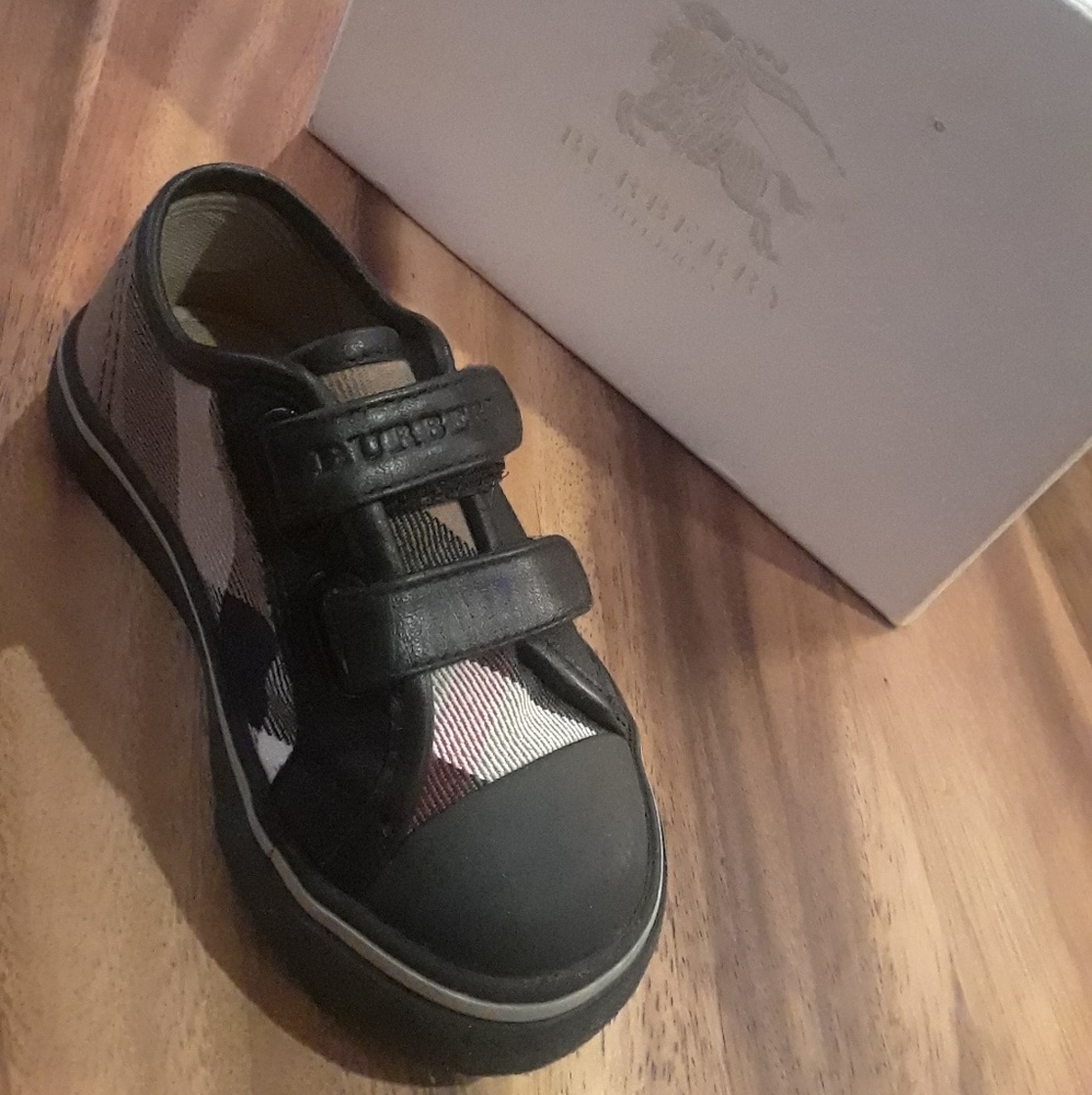 Burberry sneakers
